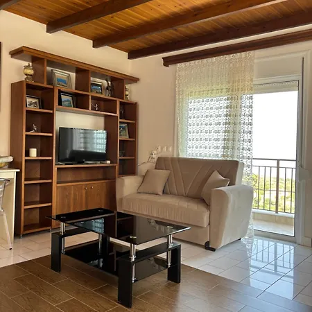 -tsiakos Apartment- In Vryses Апартаменты