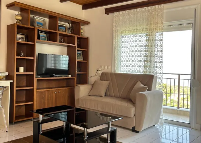 -tsiakos Apartment- In Vryses 公寓