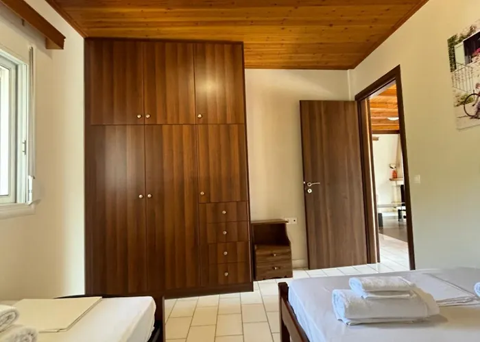 -tsiakos Apartment- In Vryses 基帕里夏